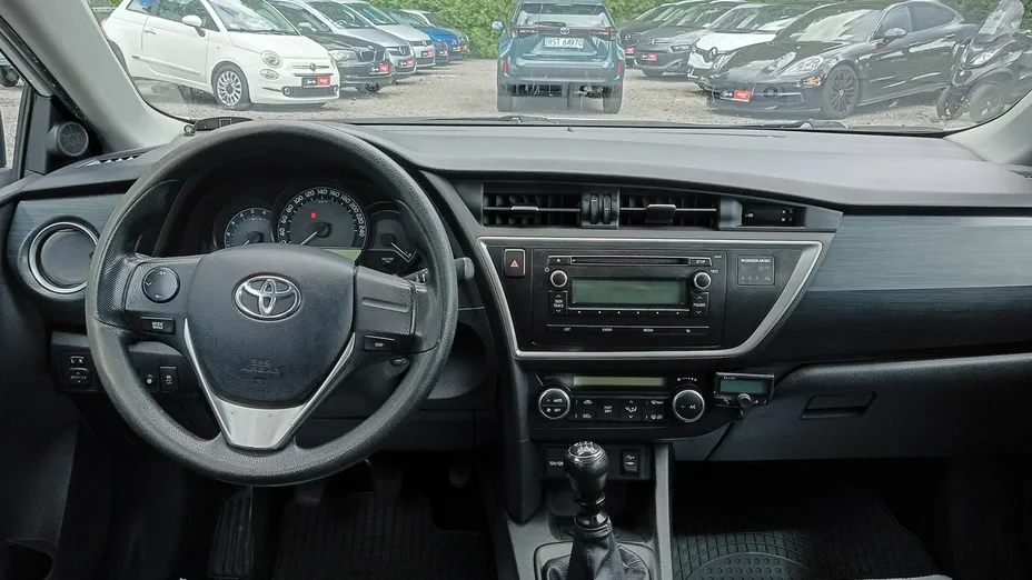 TOYOTA Auris -