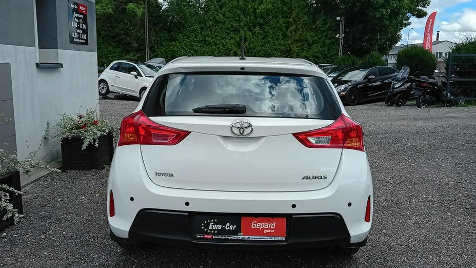 TOYOTA Auris -