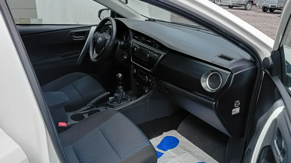 TOYOTA Auris -
