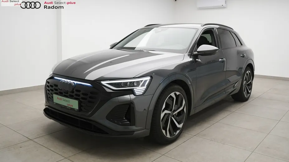 AUDI Q8 -