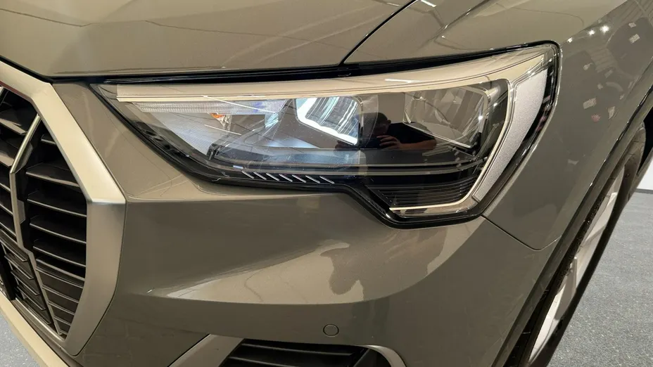 AUDI Q3 -