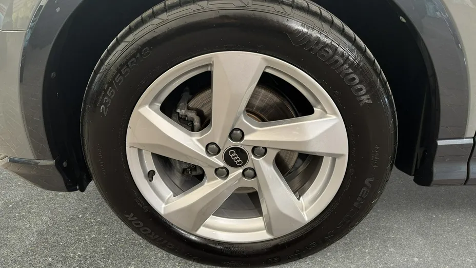 AUDI Q3 -