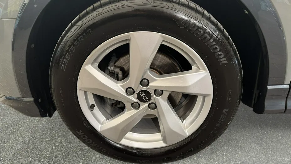 AUDI Q3 -