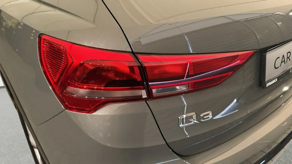 AUDI Q3 -