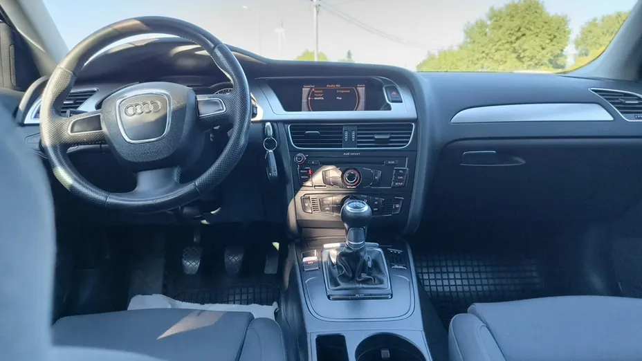 AUDI A4 -