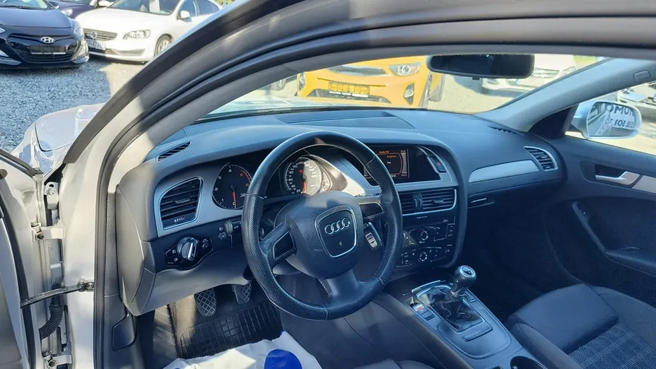 AUDI A4 -