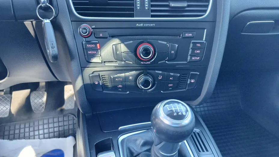 AUDI A4 -