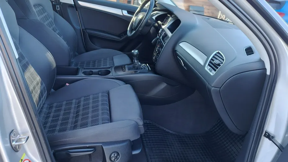 AUDI A4 -