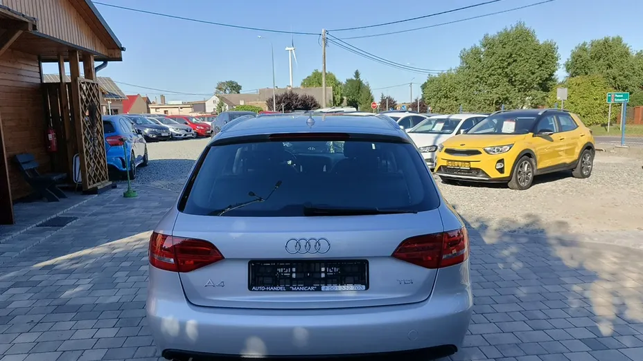 AUDI A4 -