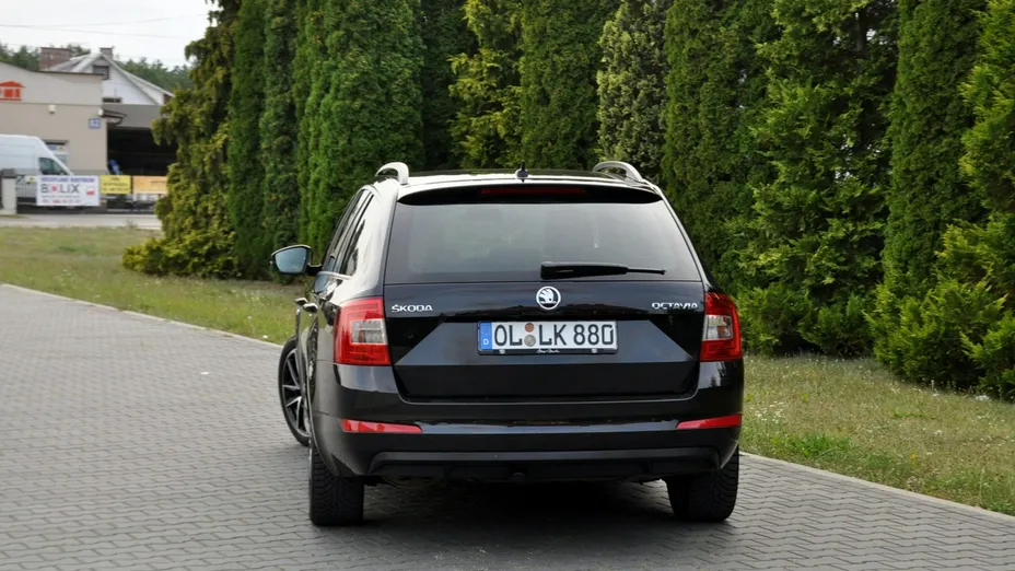 SKODA Octavia -