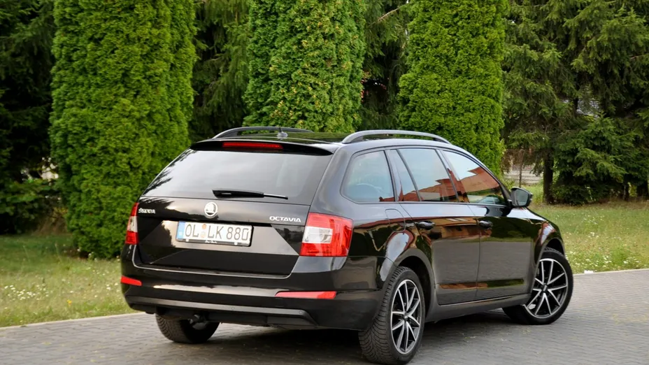 SKODA Octavia -