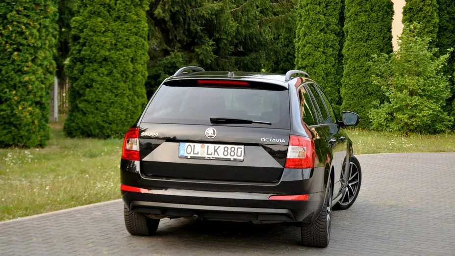 SKODA Octavia -