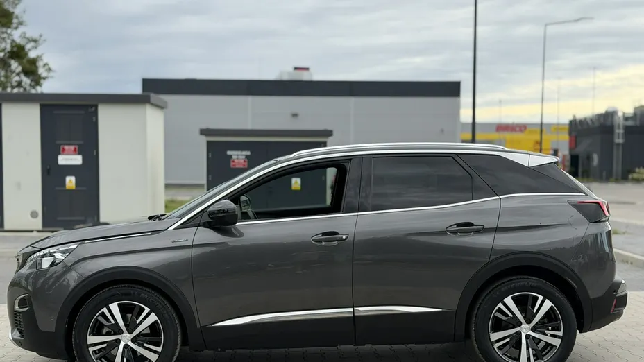 PEUGEOT 3008 -
