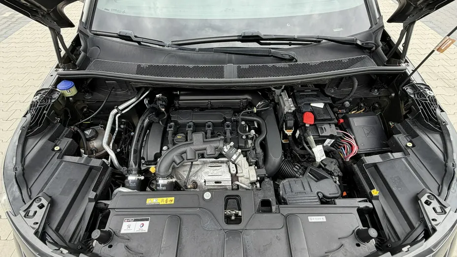 PEUGEOT 3008 -