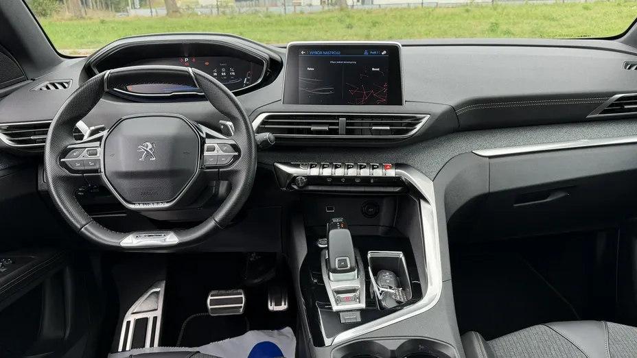 PEUGEOT 3008 -
