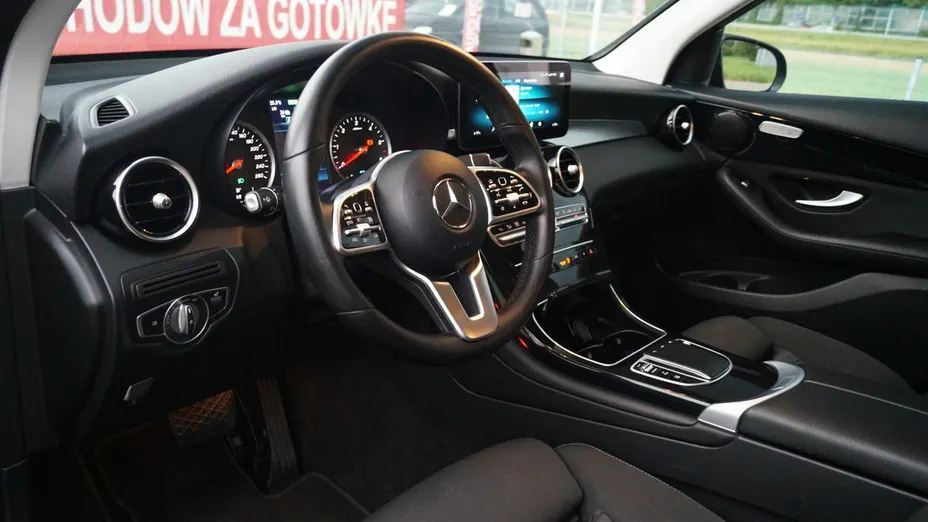 MERCEDES-BENZ GLC -