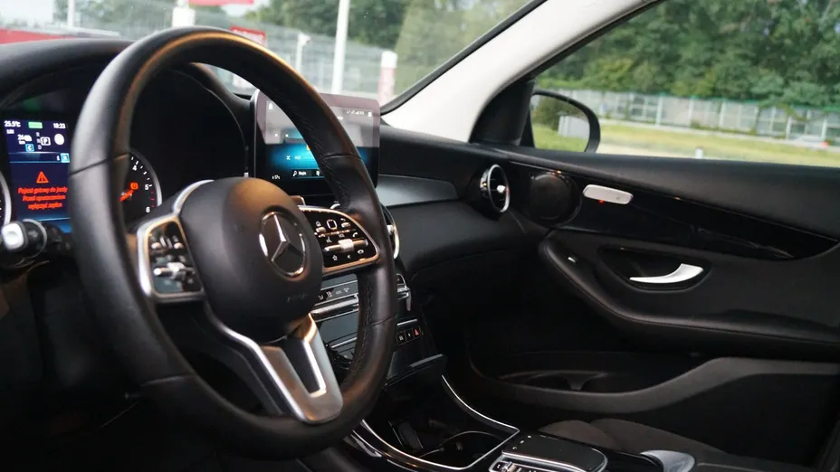 MERCEDES-BENZ GLC -