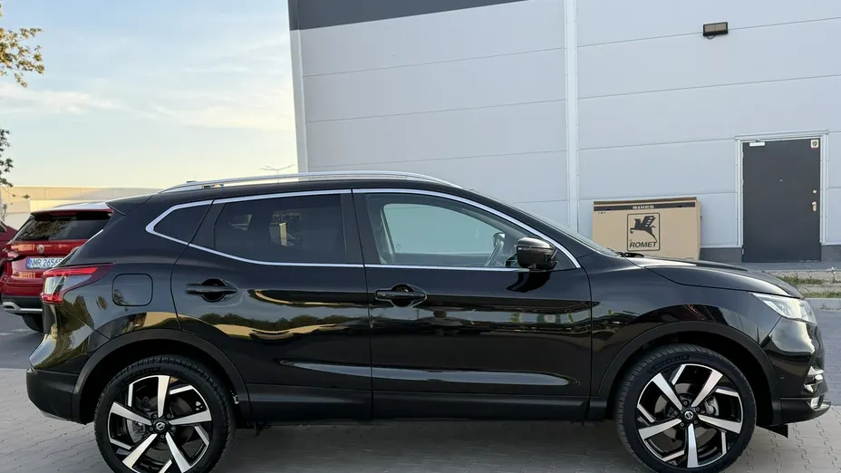 NISSAN Qashqai -