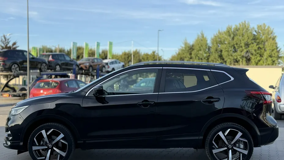 NISSAN Qashqai -