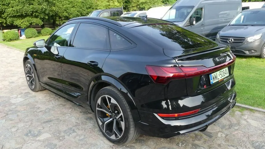 AUDI e-tron GT -