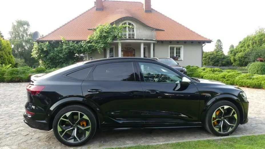 AUDI e-tron GT -