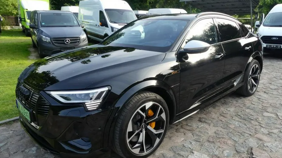 AUDI e-tron GT -