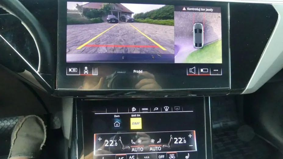 AUDI e-tron GT -