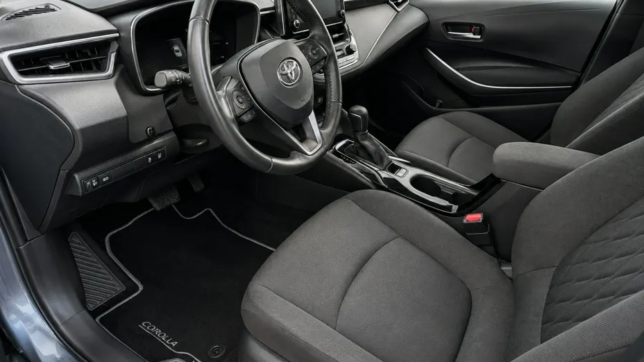 TOYOTA Corolla -