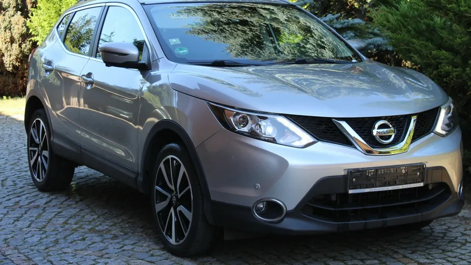 NISSAN Qashqai -
