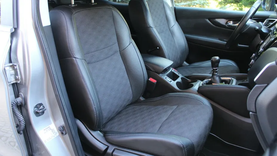 NISSAN Qashqai -