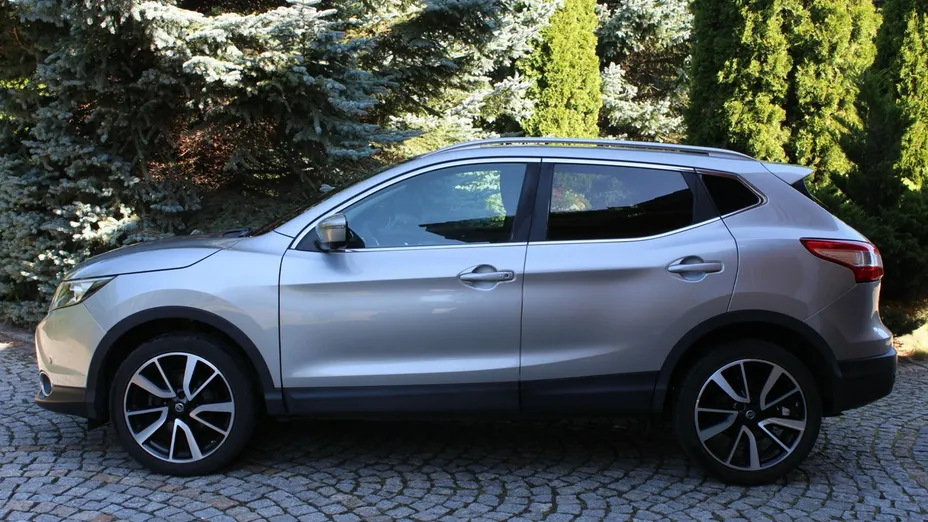 NISSAN Qashqai -