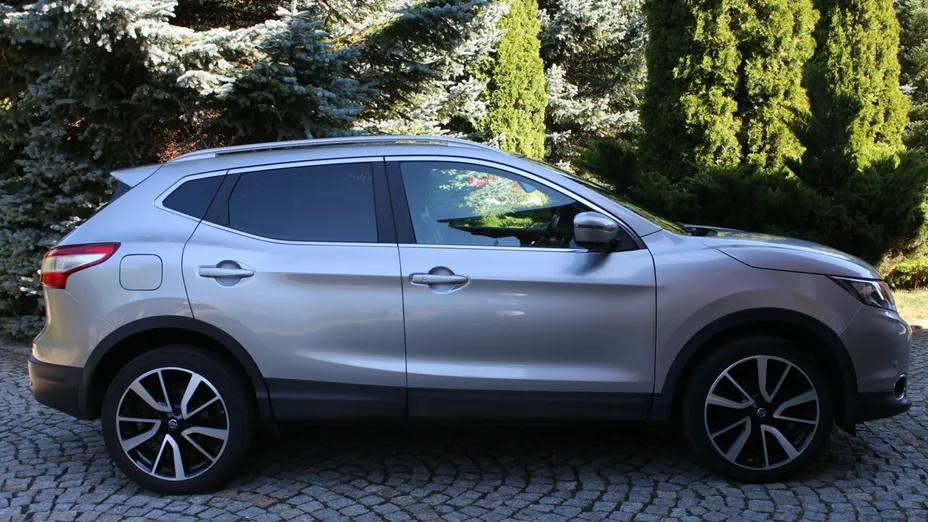 NISSAN Qashqai -