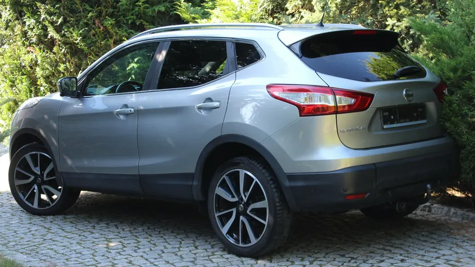 NISSAN Qashqai -
