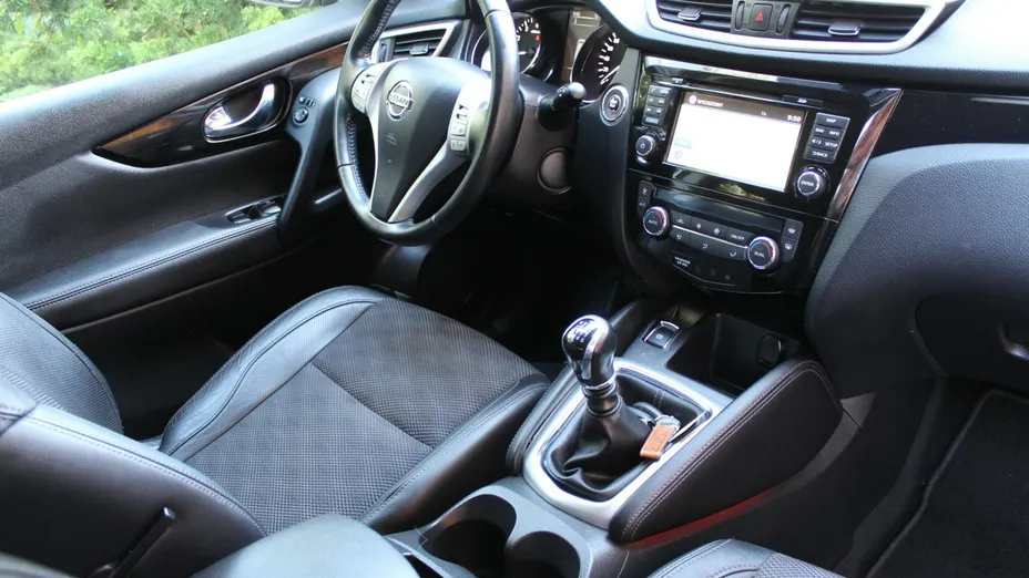 NISSAN Qashqai -