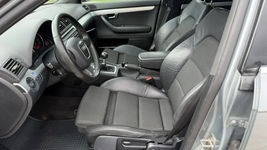AUDI A4 -