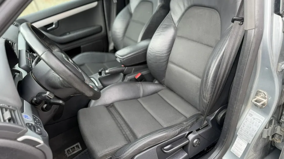 AUDI A4 -