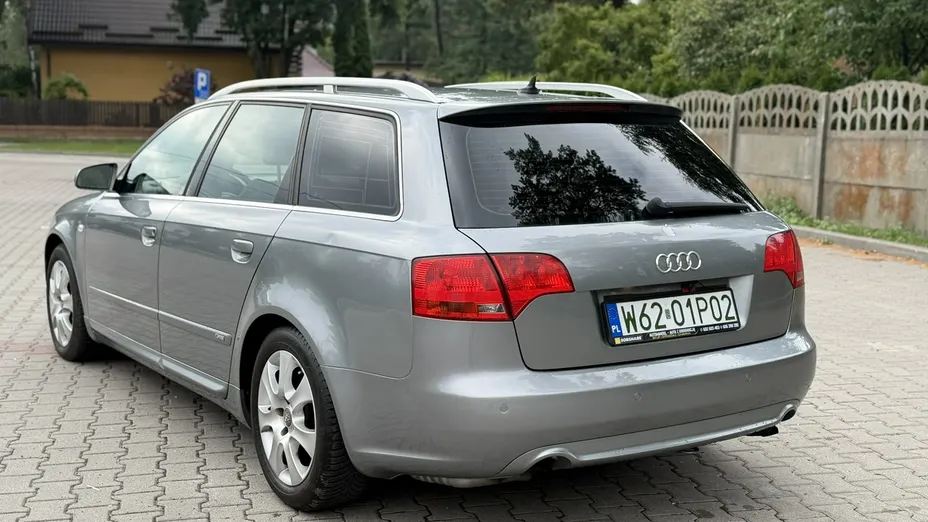 AUDI A4 -
