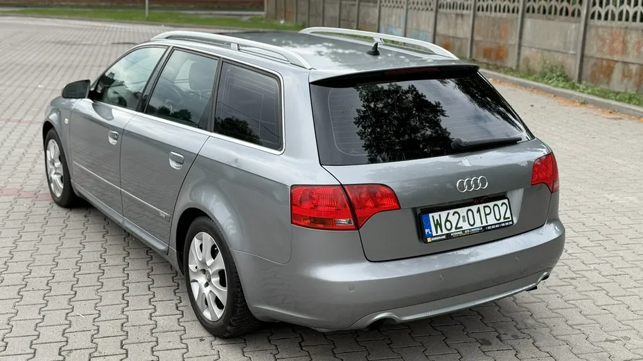 AUDI A4 -
