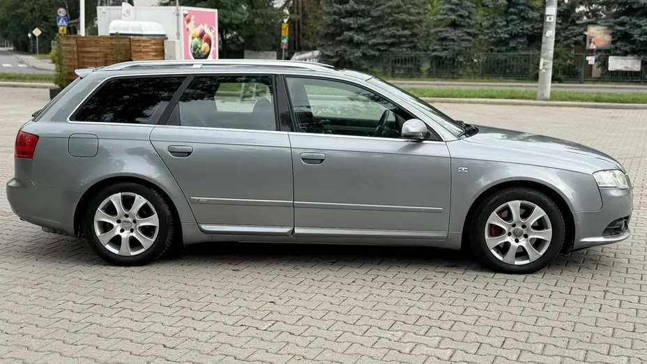 AUDI A4 -