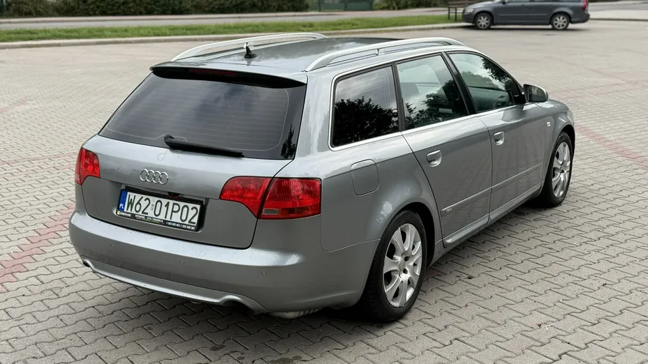 AUDI A4 -