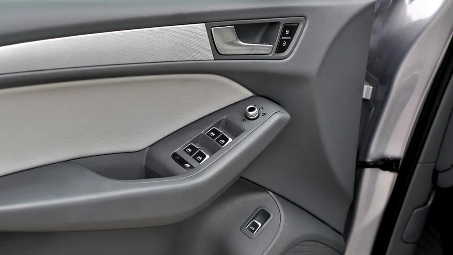 AUDI Q5 -