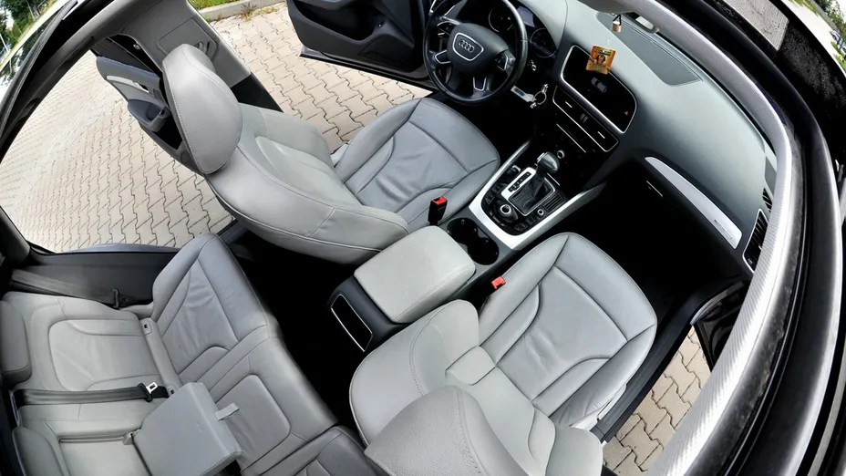 AUDI Q5 -