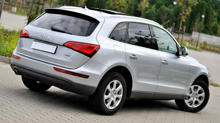 AUDI Q5 -
