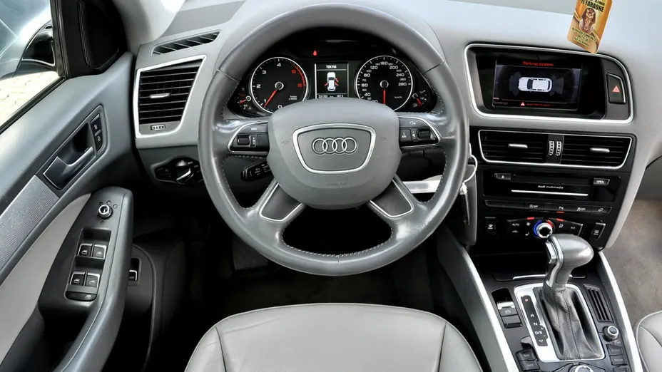 AUDI Q5 -