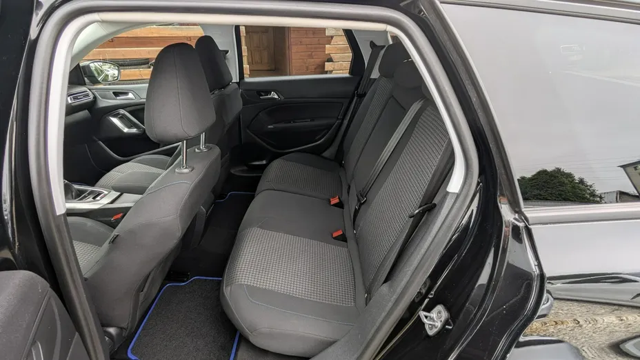 PEUGEOT 308 -
