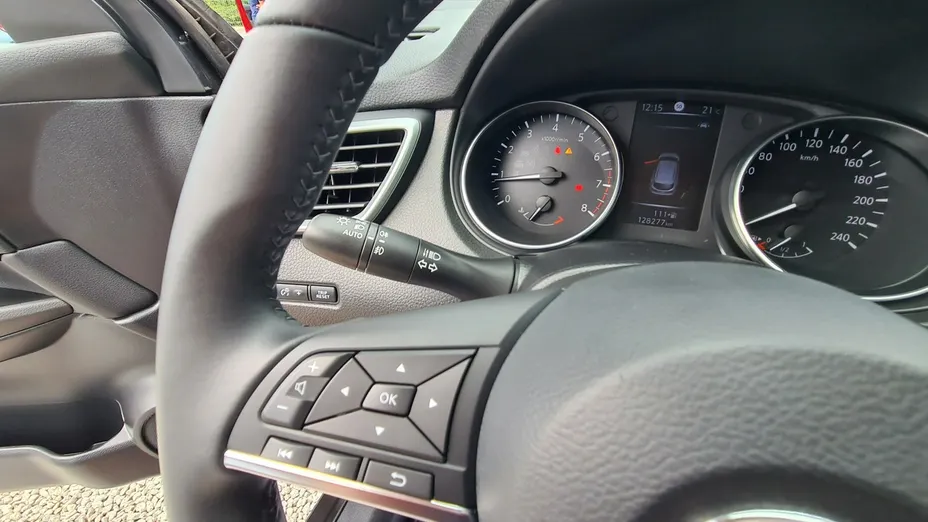 NISSAN Qashqai -