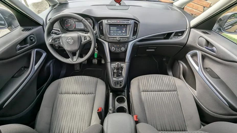 OPEL Zafira -