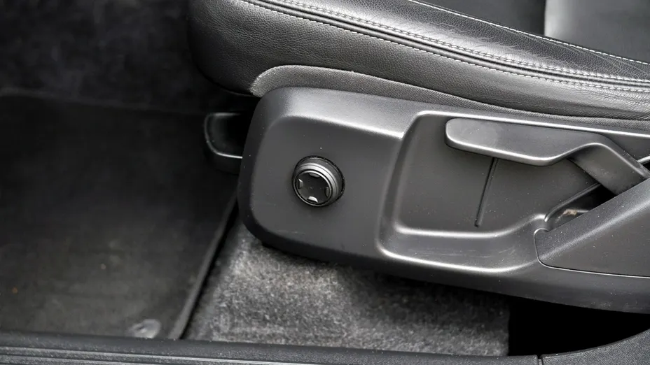 VOLVO XC40 -