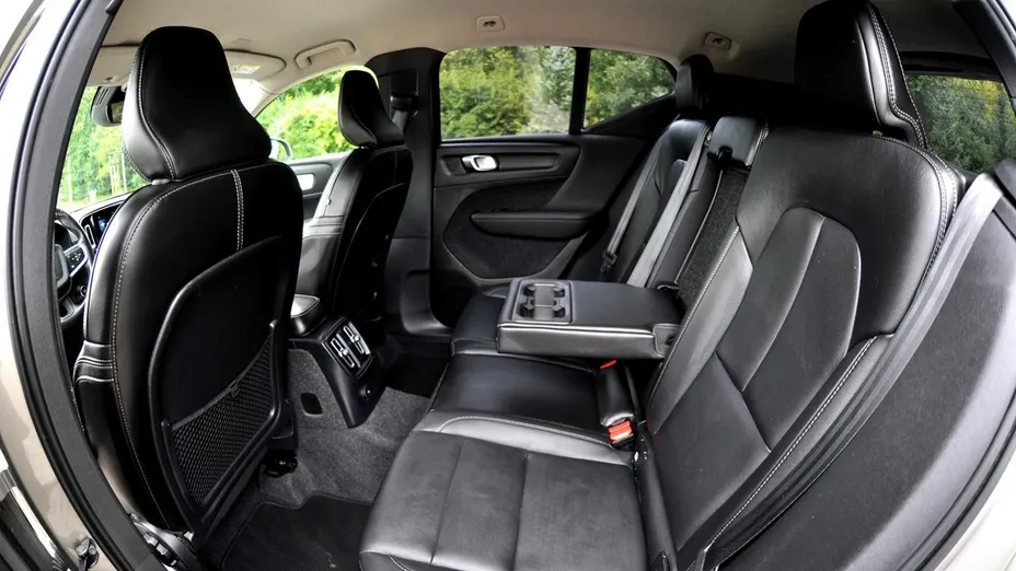 VOLVO XC40 -