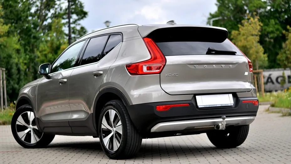 VOLVO XC40 -